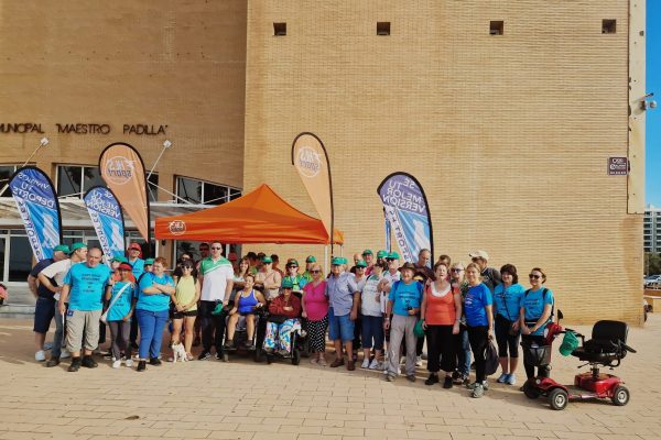 ‘Conoce Almería de Forma Inclusiva’ reúne a medio centenar de personas con discapacidad en una ruta de 6 kilómetros sin obstáculos