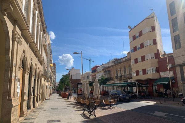 El Ayuntamiento lleva a aprobación la redacción del proyecto para el entoldado del ámbito peatonal de la calle Rambla Obispo Orberá