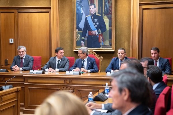 #Almería #PolíticaAndaluza #DiputaciónAlmería #JuntaDeAndalucía #JorgeParadela #PresupuestoAndaluz #Infraestructuras